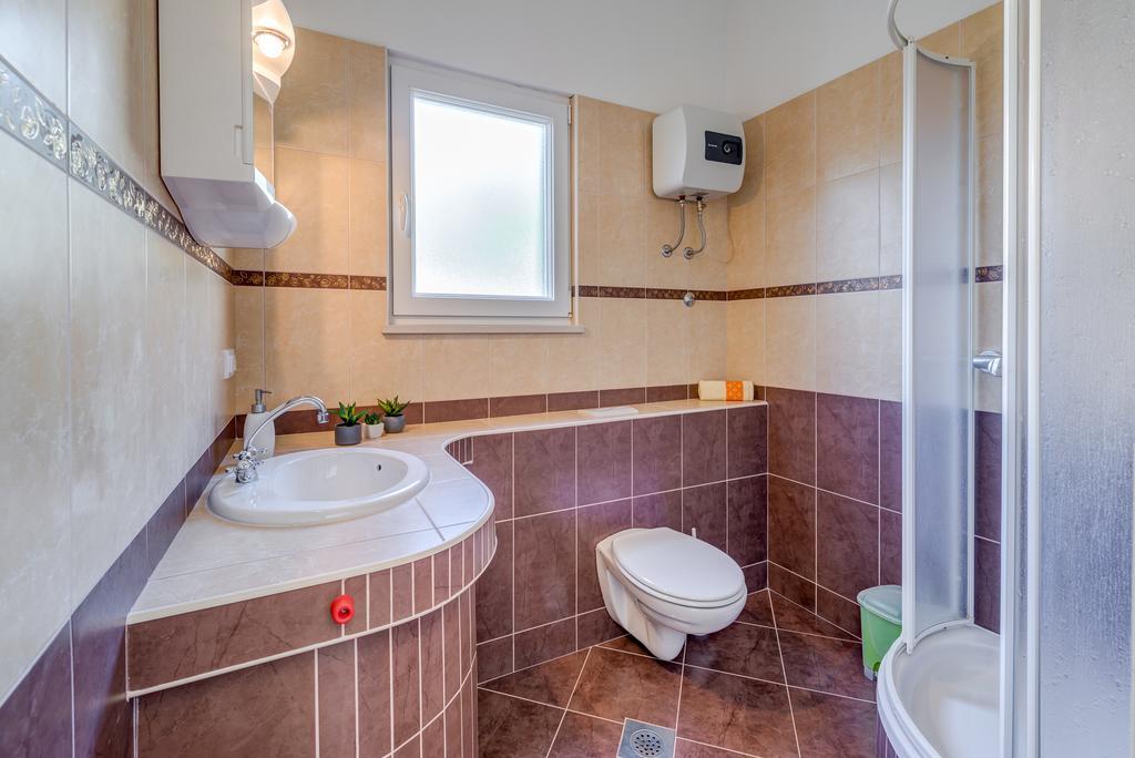 Holiday Home Mirna Vala Sevid Exterior foto