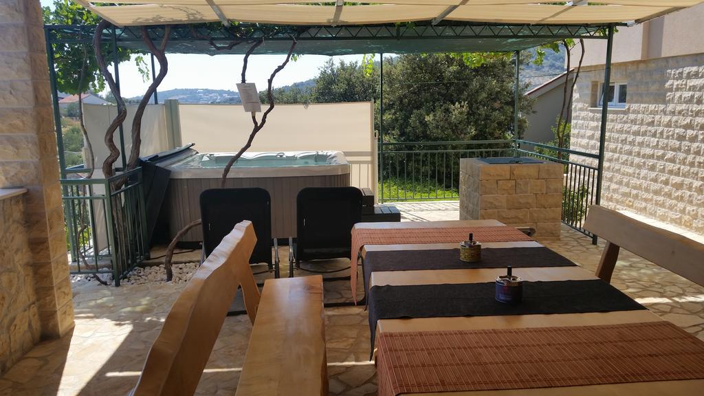 Holiday Home Mirna Vala Sevid Exterior foto