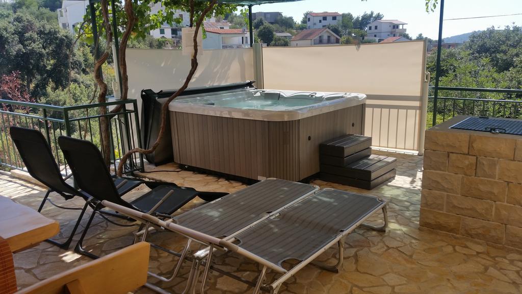 Holiday Home Mirna Vala Sevid Exterior foto
