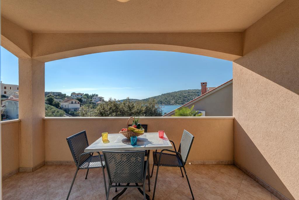 Holiday Home Mirna Vala Sevid Exterior foto