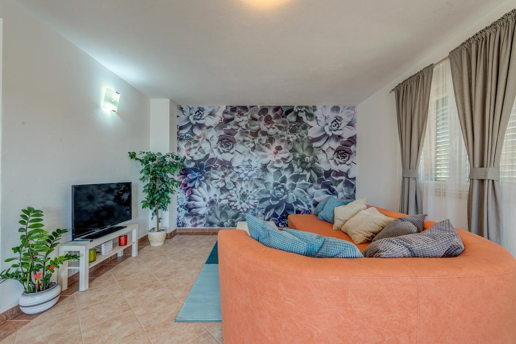 Holiday Home Mirna Vala Sevid Exterior foto